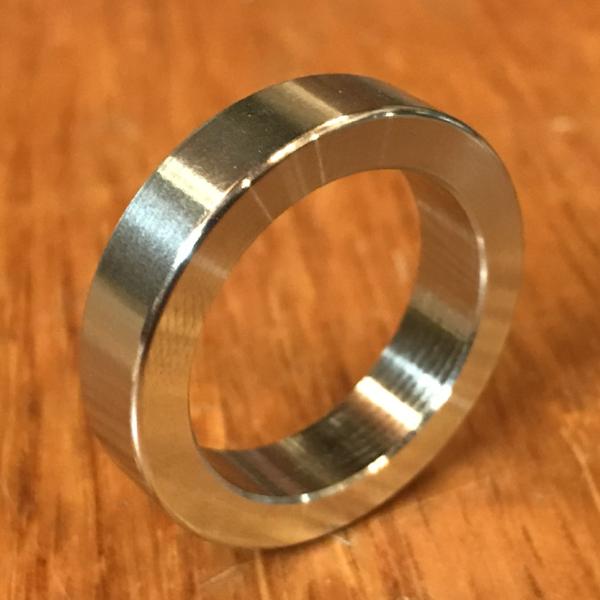 EXTSW 22 mm ID x 30 mm OD x 5 mm thick 316 Stainless Washer